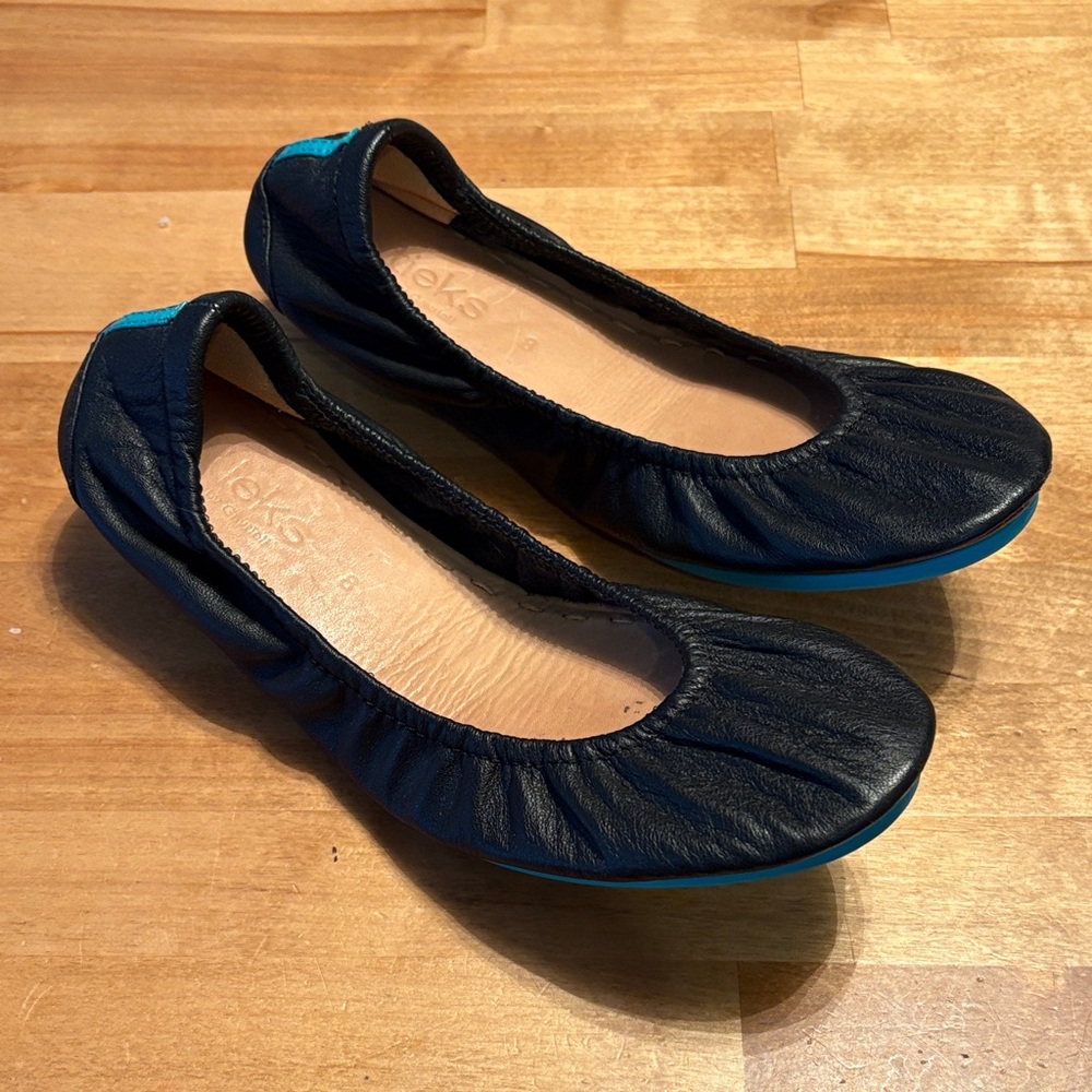 Black/Teal Tieks Flats